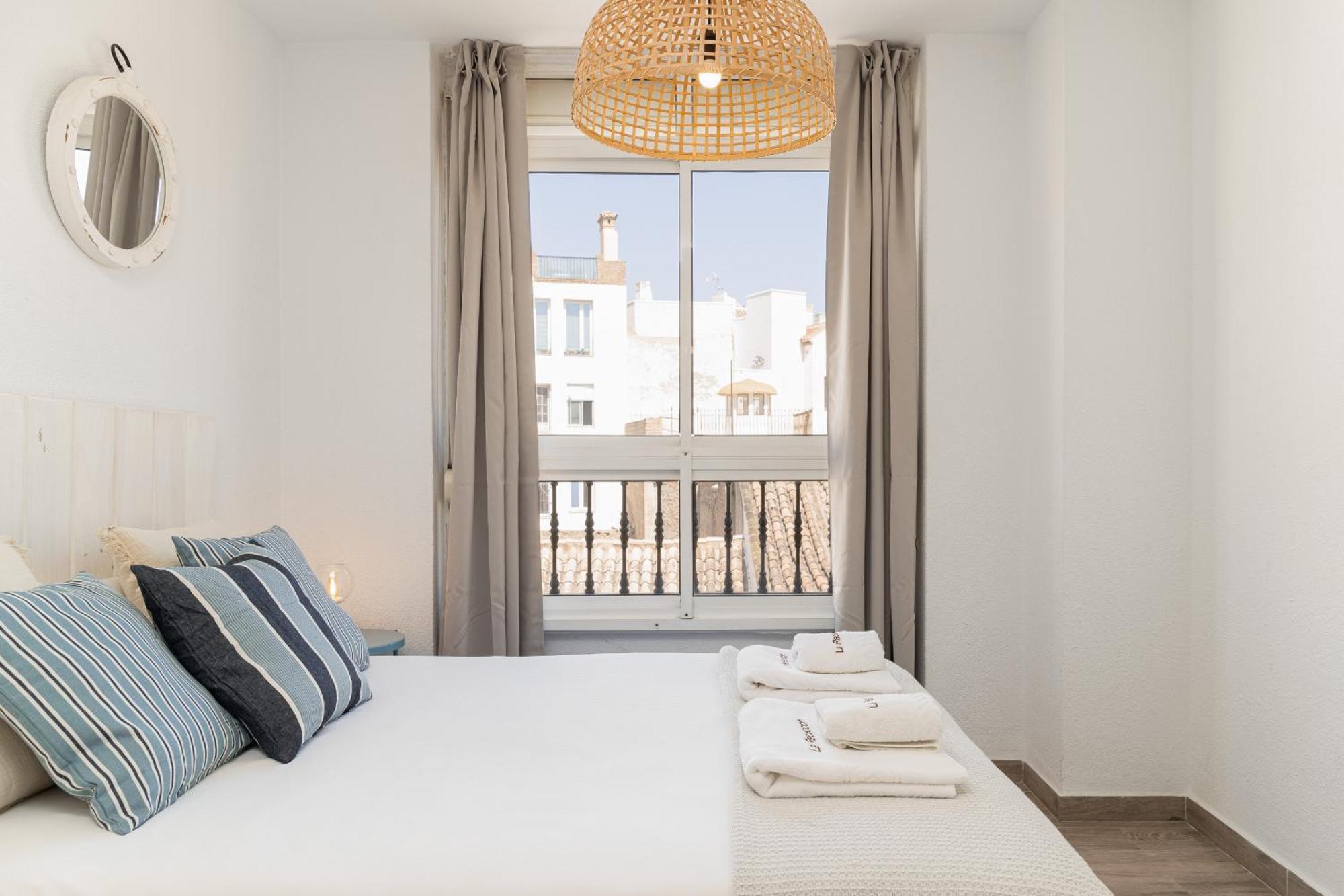 Appartamento C103 - Sunny Terrace, Old Town Views Málaga Esterno foto